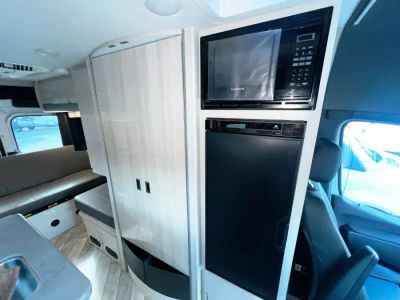 2025 Thor Motor Coach SANCTUARY - Photo 8