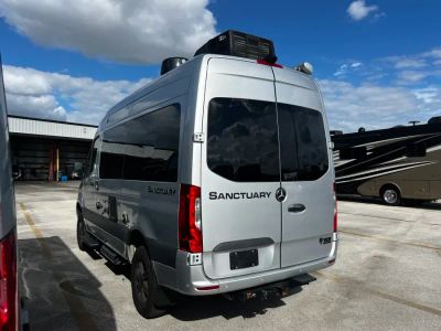 2025 Thor Motor Coach SANCTUARY - Photo 20