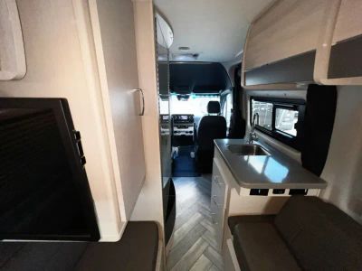 2025 Thor Motor Coach SANCTUARY - Photo 5
