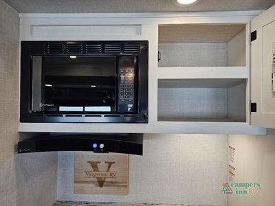 2026 Venture RV SportTrek - Photo 23