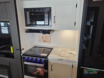 2026 Venture RV SportTrek - Photo 16