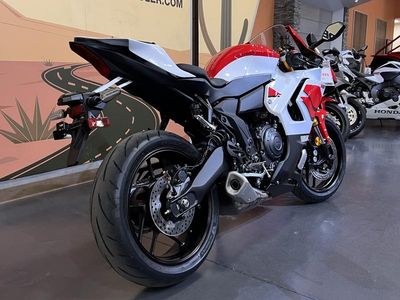 2026 Yamaha YZF-R7 70th Anniversary Edition - Photo 4