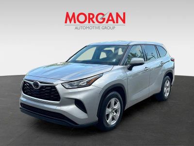 2020 Toyota Highlander — rear three-quarter view