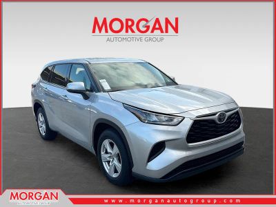 2020 Toyota Highlander L in Celestial Silver Metallic — front three-quarter view