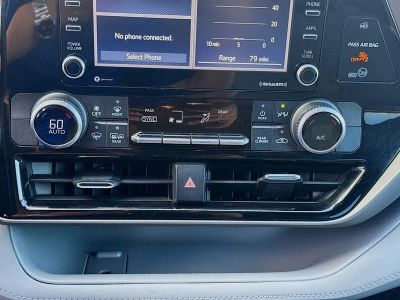 2020 Toyota Highlander — photo 14 view