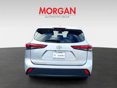 2020 Toyota Highlander — engine compartment view