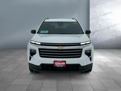 2026 Chevrolet Traverse — side profile view
