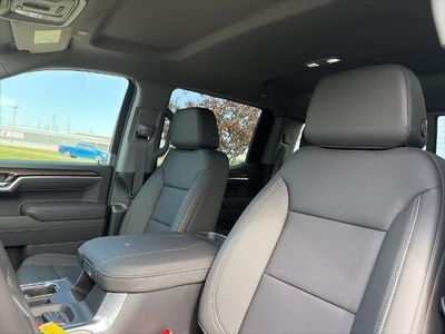 2026 Chevrolet Silverado 1500 — photo 33 view