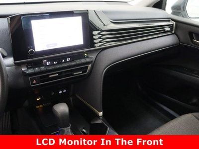 2025 Toyota Camry FWD - Photo 15