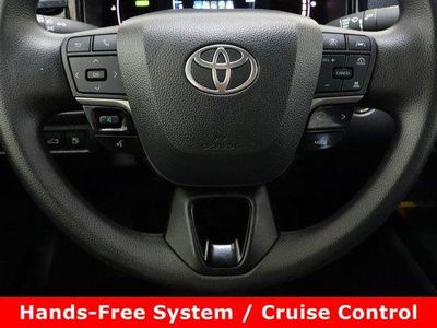2025 Toyota Camry FWD - Photo 23