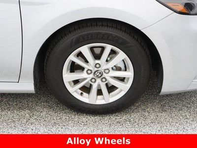 2025 Toyota Camry FWD - Photo 5