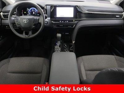 2025 Toyota Camry FWD - Photo 29