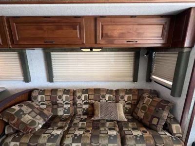 2002 Fleetwood 36T — photo 16 view