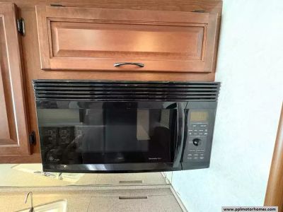 2002 Fleetwood 36T — photo 25 view