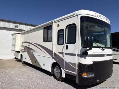 2002 Fleetwood 36T — front three-quarter view