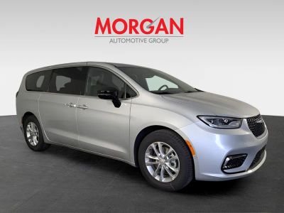2026 Chrysler Pacifica — side profile view