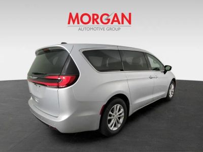 2026 Chrysler Pacifica — detail view