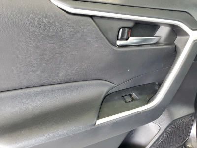 2021 Toyota RAV4 — photo 13 view