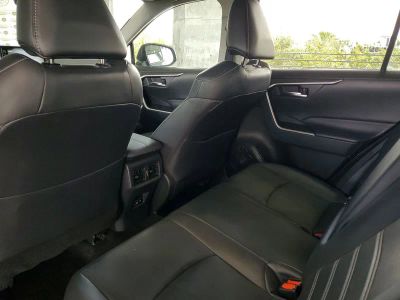 2021 Toyota RAV4 — photo 10 view