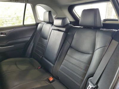 2021 Toyota RAV4 — photo 8 view