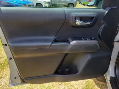 2020 Toyota Tacoma — photo 10 view