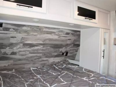 2023 Crossroads 33BHB — photo 9 view