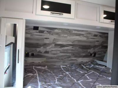 2023 Crossroads 33BHB — photo 8 view