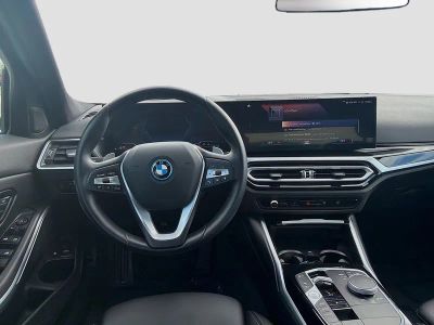 2024 BMW 3 Series — photo 18 view