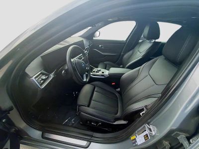2024 BMW 3 Series — photo 16 view