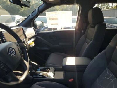 2026 Nissan Frontier — photo 8 view