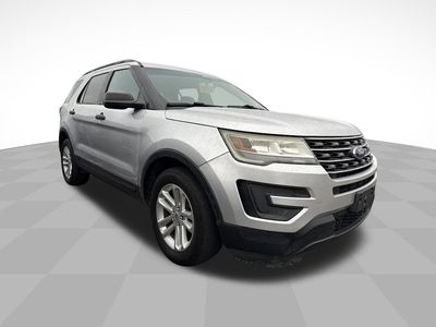 2017 Ford Explorer - Photo 2