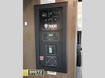 2022 Thor Motor Coach Quantum - Photo 12
