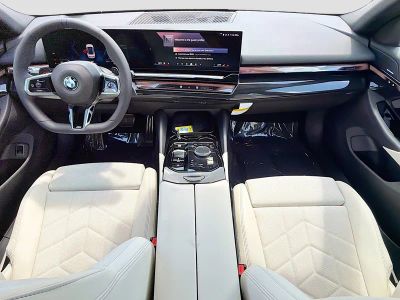 2027 BMW 5 Series — photo 15 view