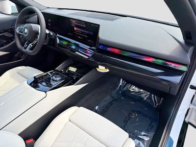 2027 BMW 5 Series — photo 13 view