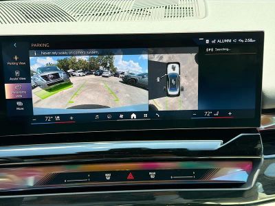 2027 BMW 5 Series — photo 32 view