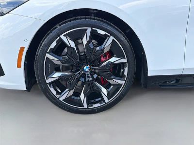 2027 BMW 5 Series — photo 40 view