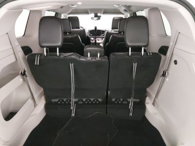 2024 Chrysler Pacifica — photo 11 view