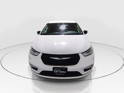 2024 Chrysler Pacifica — side profile view