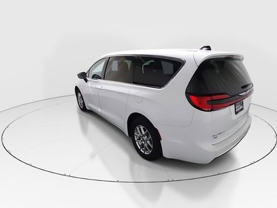 2024 Chrysler Pacifica — detail view