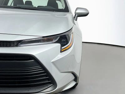 2025 Toyota Corolla — photo 9 view