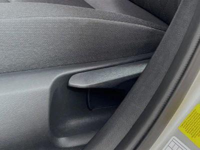 2025 Toyota Corolla — photo 13 view