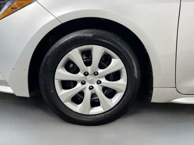2025 Toyota Corolla — photo 11 view