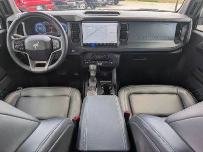2025 Ford Bronco — photo 13 view