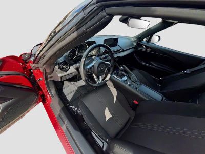 2024 Mazda MX-5 Miata — photo 9 view