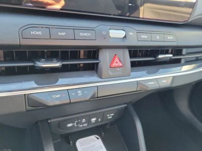 2025 Kia K4 — photo 17 view