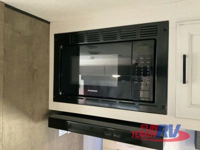 2024 Venture RV Stratus - Photo 13