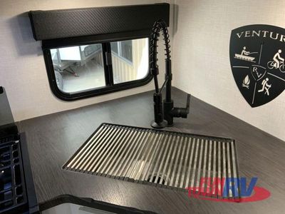 2024 Venture RV Stratus - Photo 14