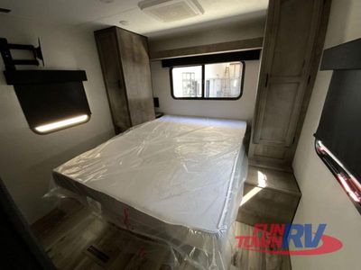2024 Venture RV Stratus - Photo 19