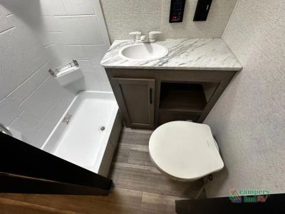 2024 Keystone RV Hideout — photo 30 view