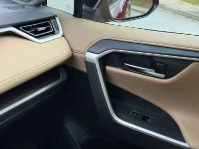 2022 Toyota RAV4 Hybrid - Photo 38